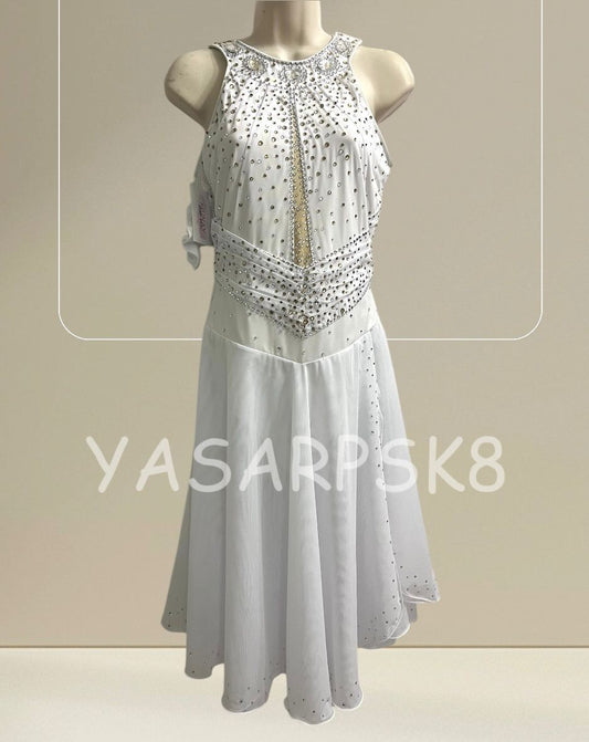Sleeveless White dance dress / Medium